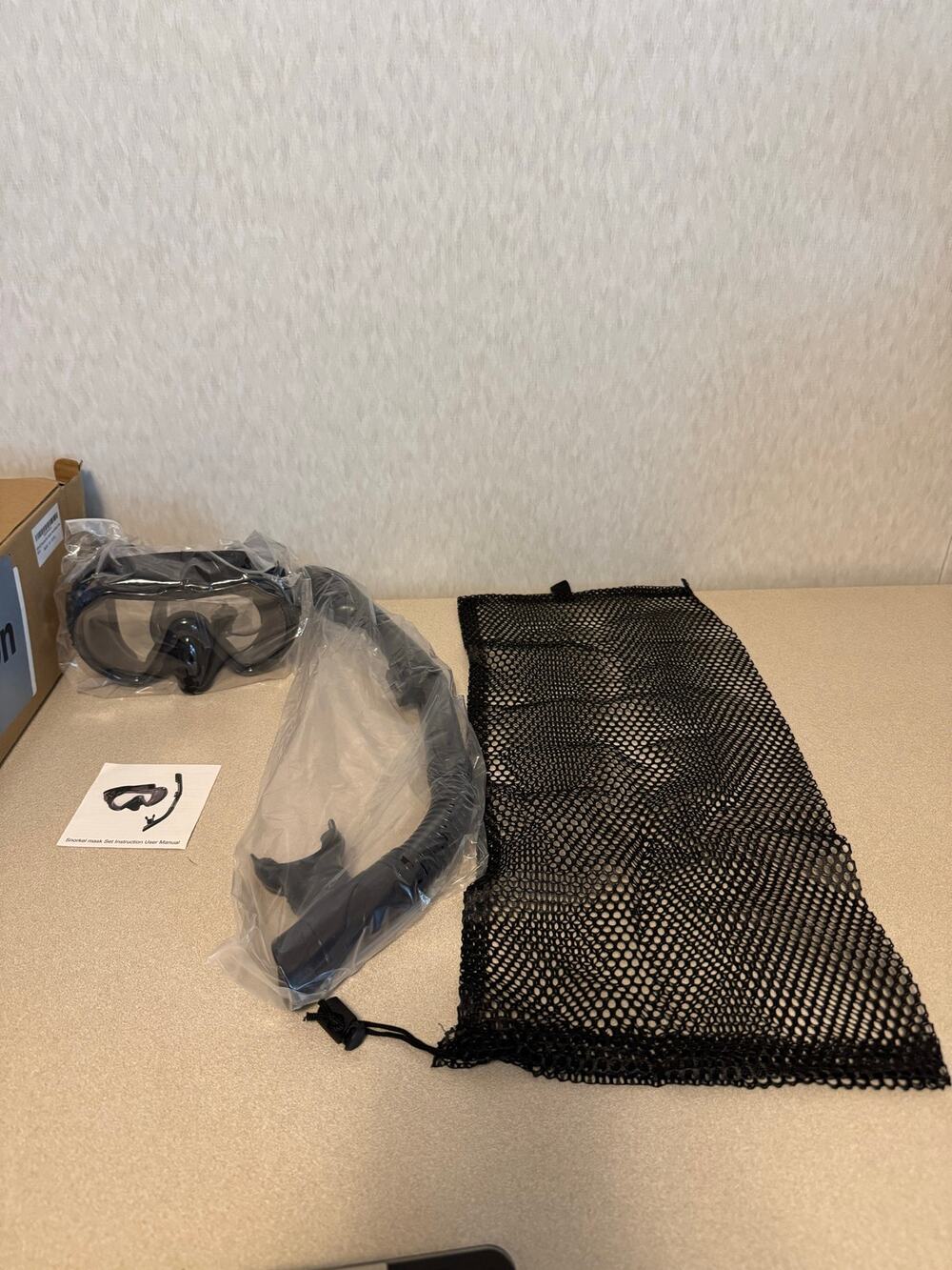 PIYAZI Adults Snorkel Set Diving Mask Snorkeling Gear Black